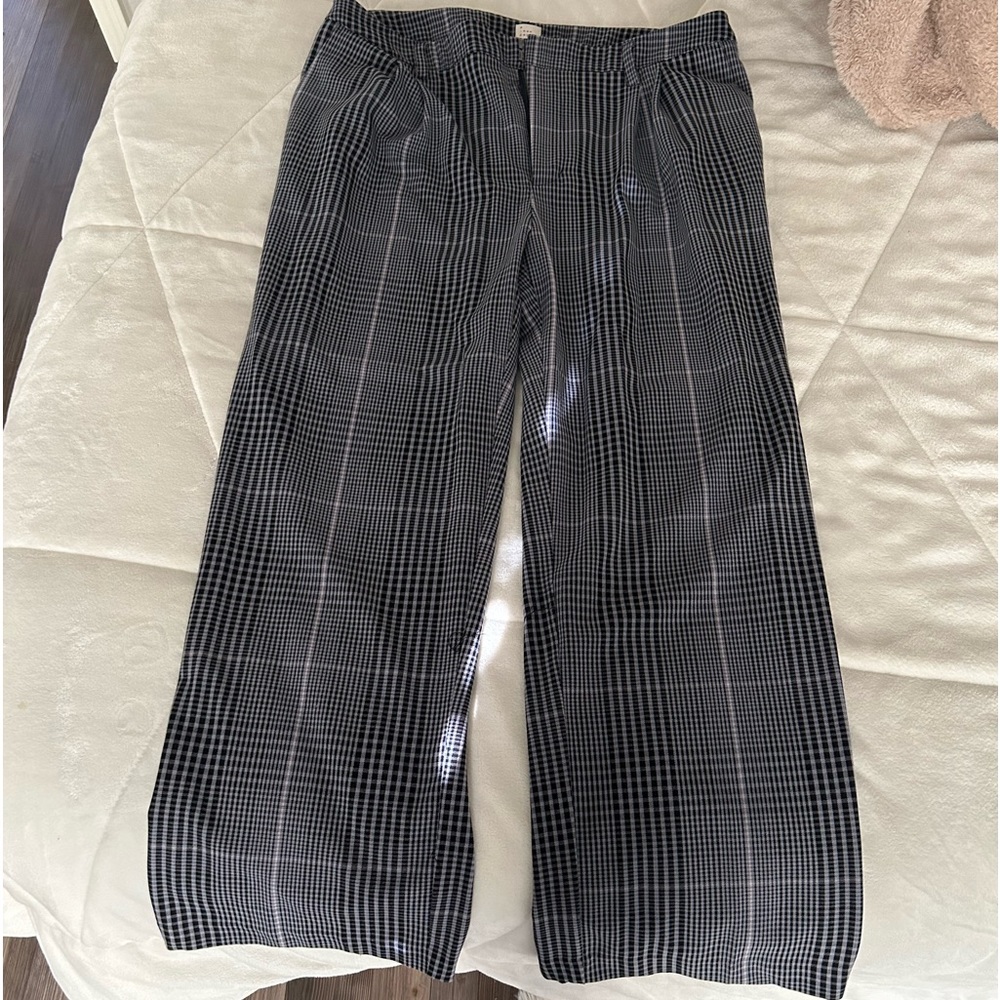 Women's High-Rise Relaxed Fit Straight Belted Trousers